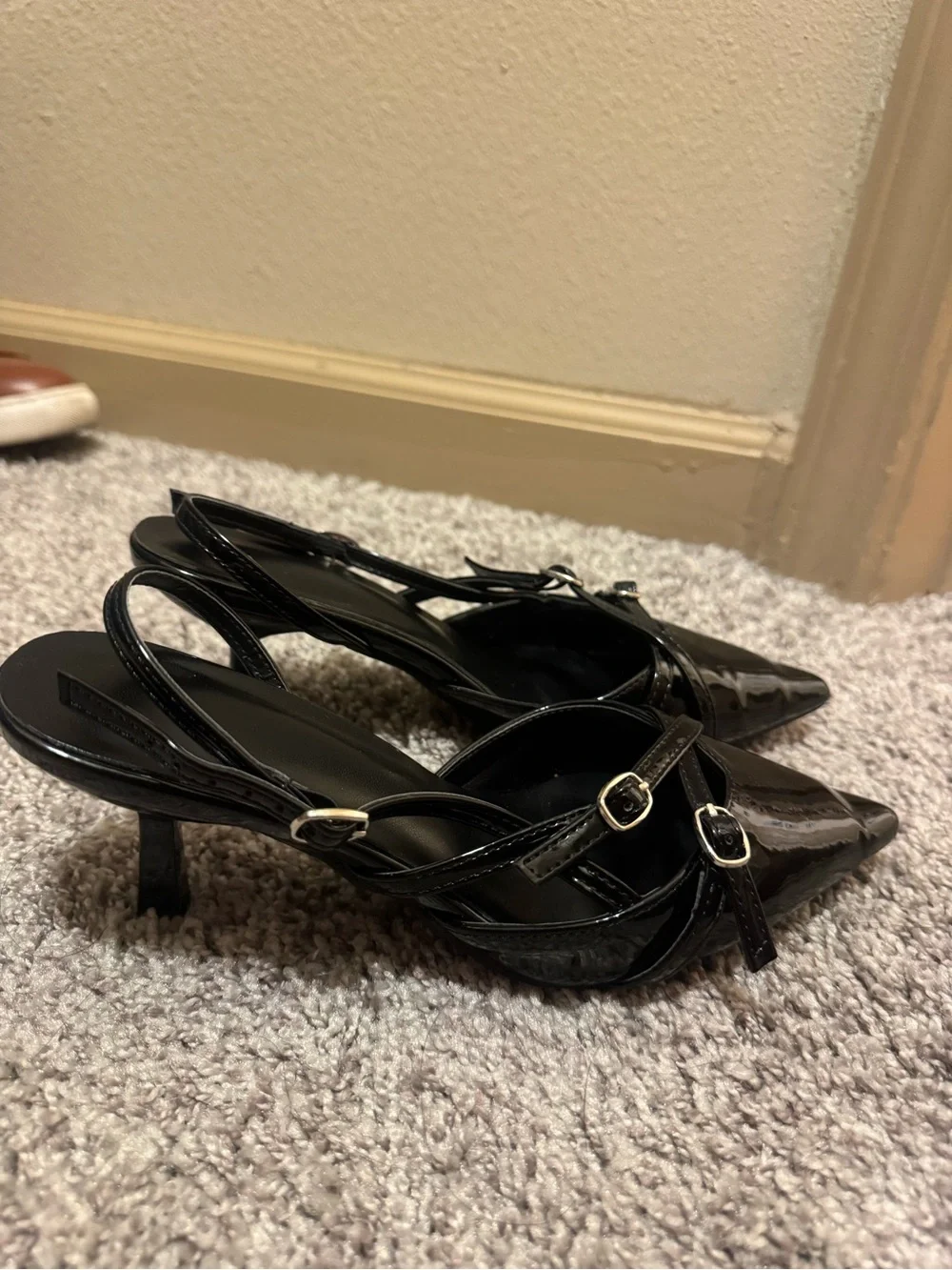 Black Patent Pointed Toe Slingback Kitten Heels with Buckle Straps